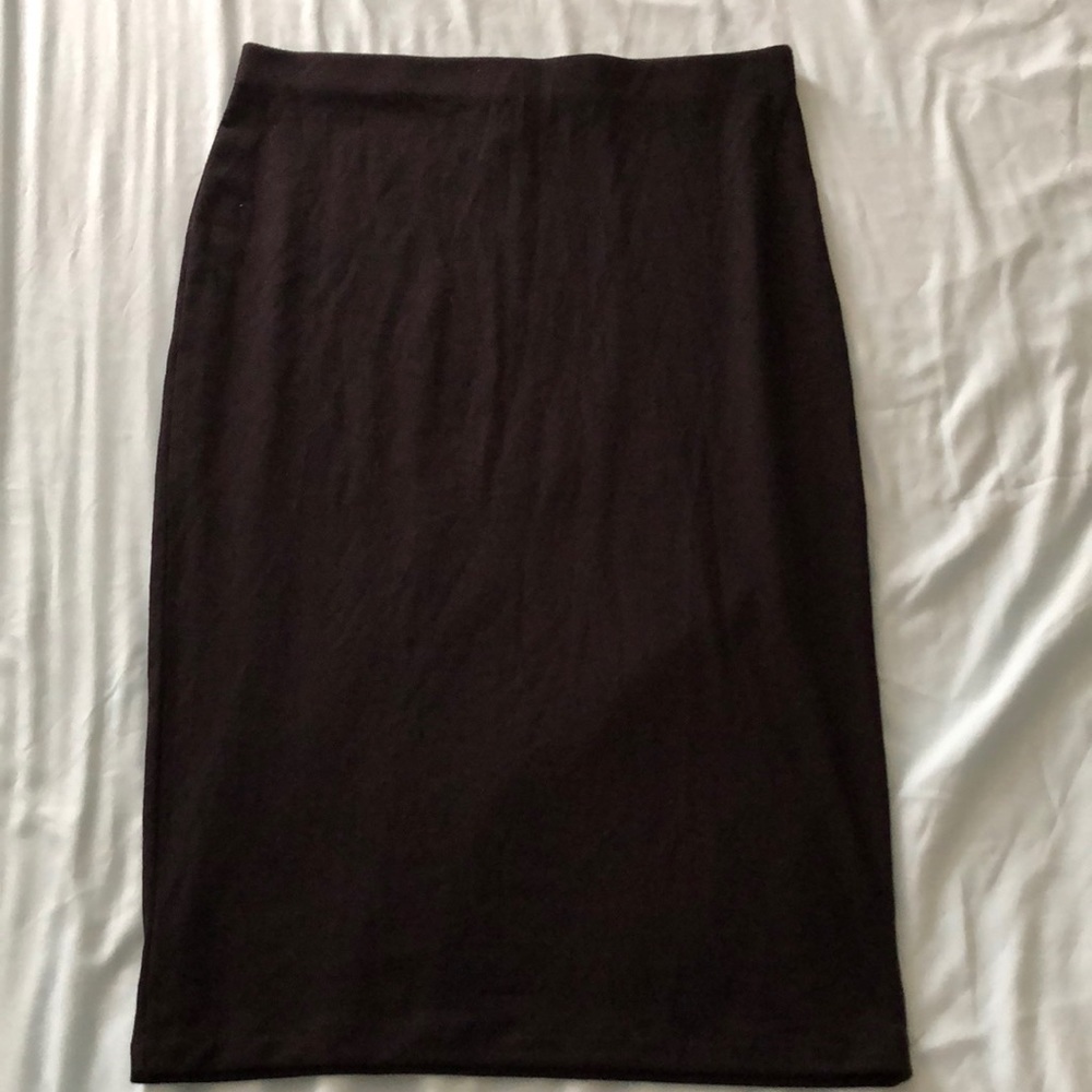simple stretchy black pencil skirt